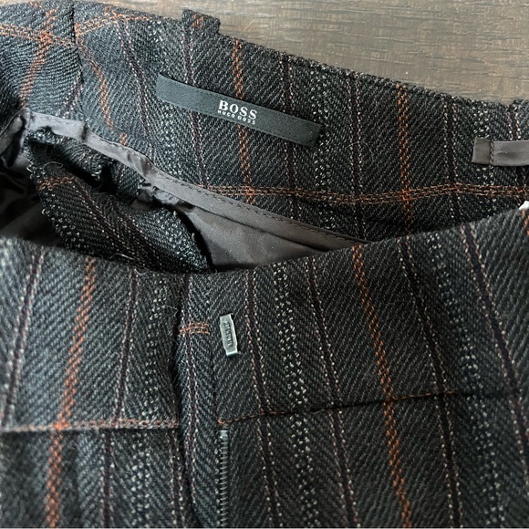100% wool Hugo Boss dress pants - Picture 3 of 5